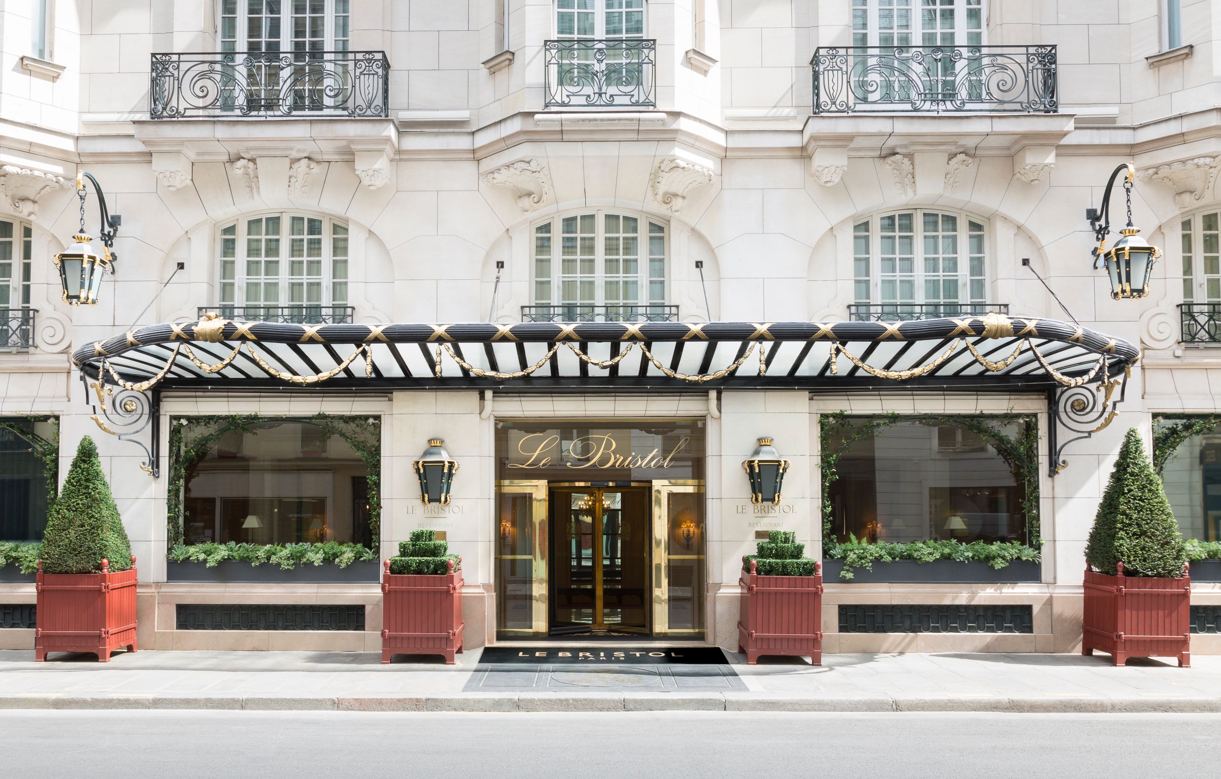 Le Bristol Hotel Exterior, Paris