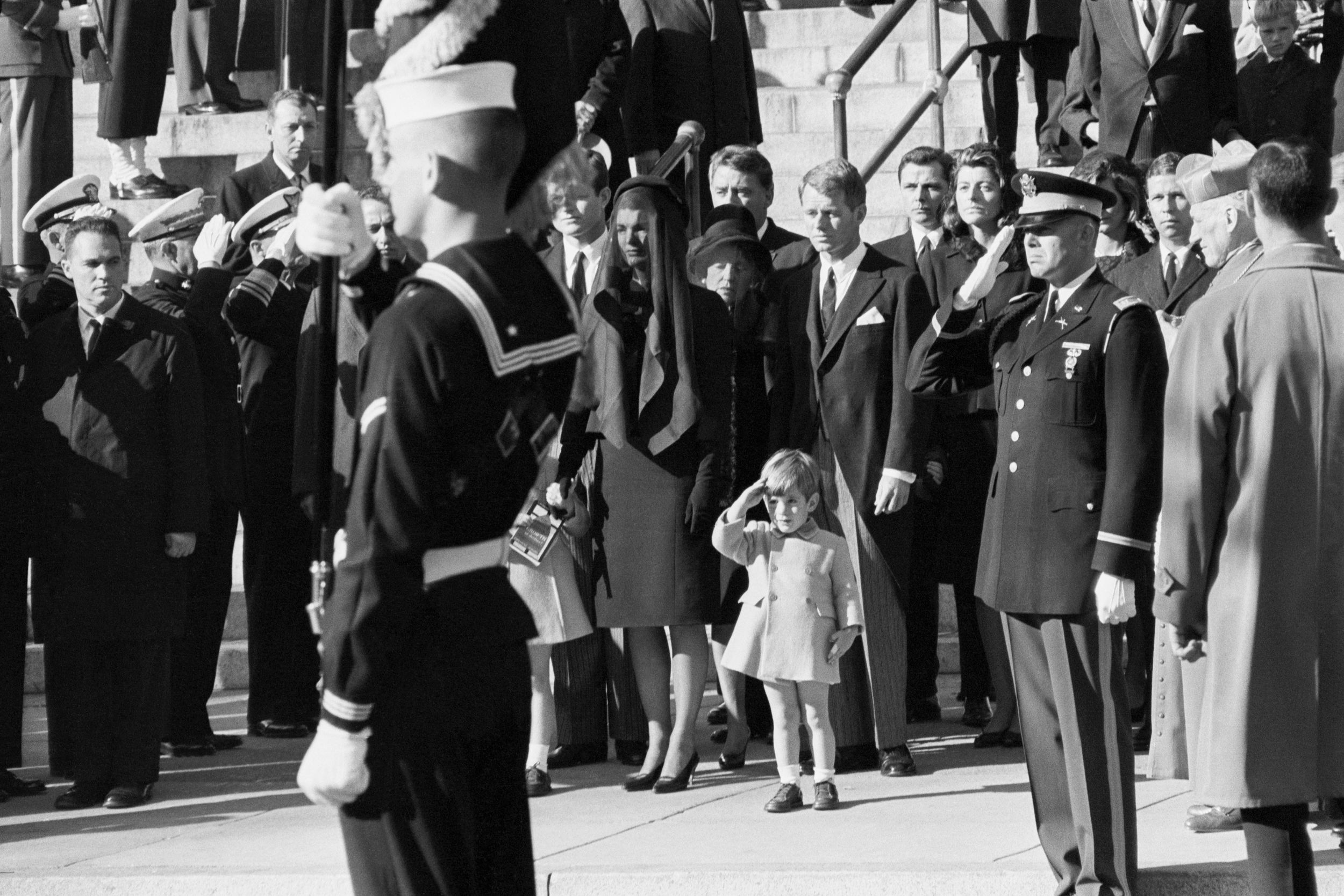 John F. Kennedy Jr. a eu trois ans le jour des funérailles de son père
