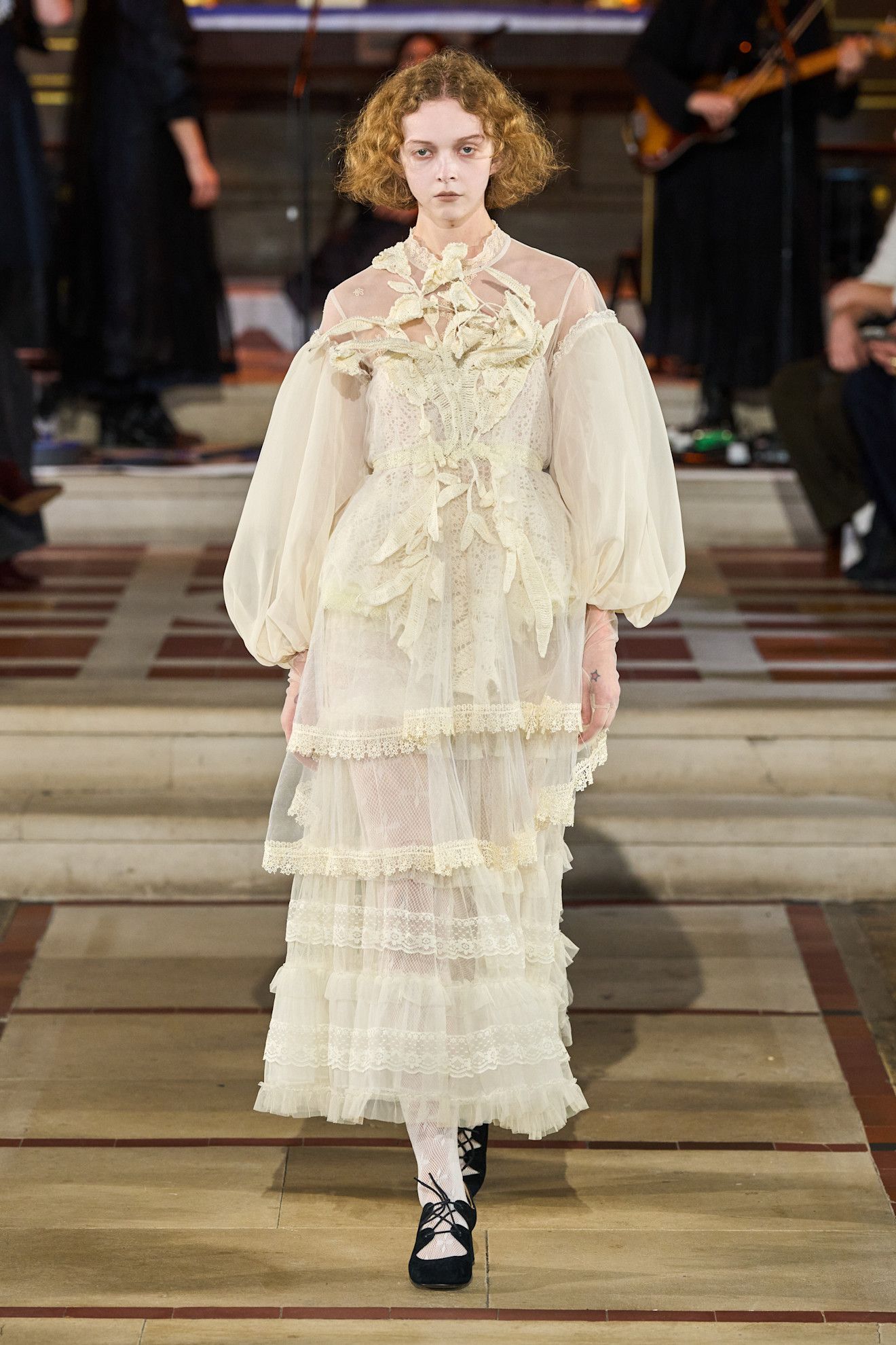 Du drame vintage au nouveau minimalisme, les plus grandes tendances de LFW AW26 4 Arbre d'alésage AW26