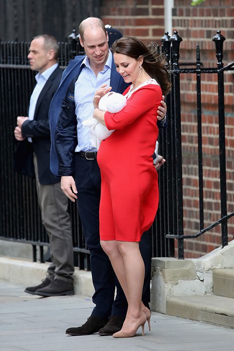 Kate leaves hospital with newborn baby