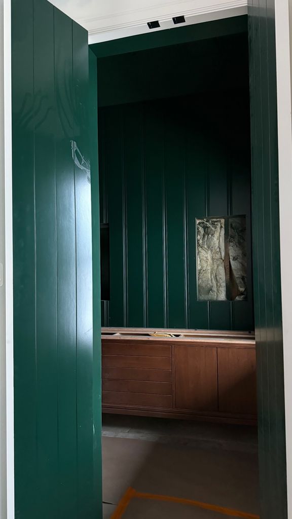Kendall's hallway