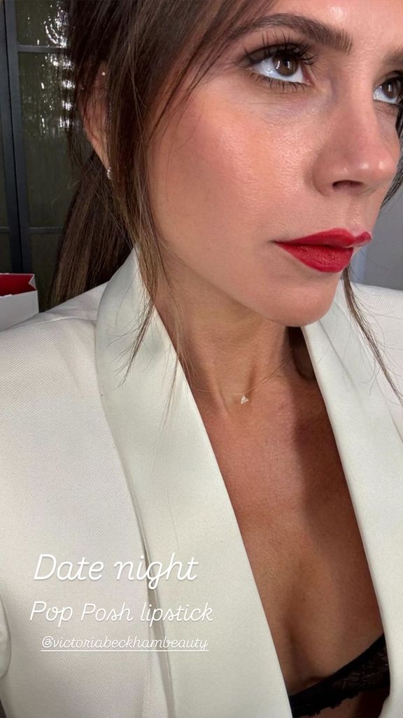 victoria beckham wearing red lipstick 