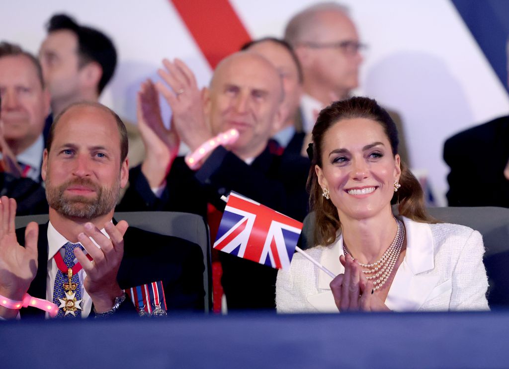 William and Kate clapping at VE Day concert