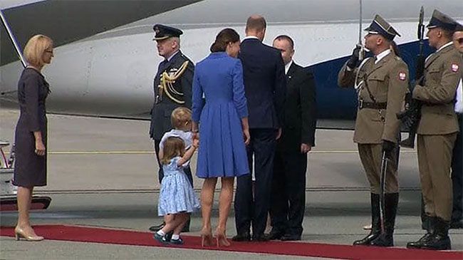 princess charlotte curtsies during royal tour with kate middleton