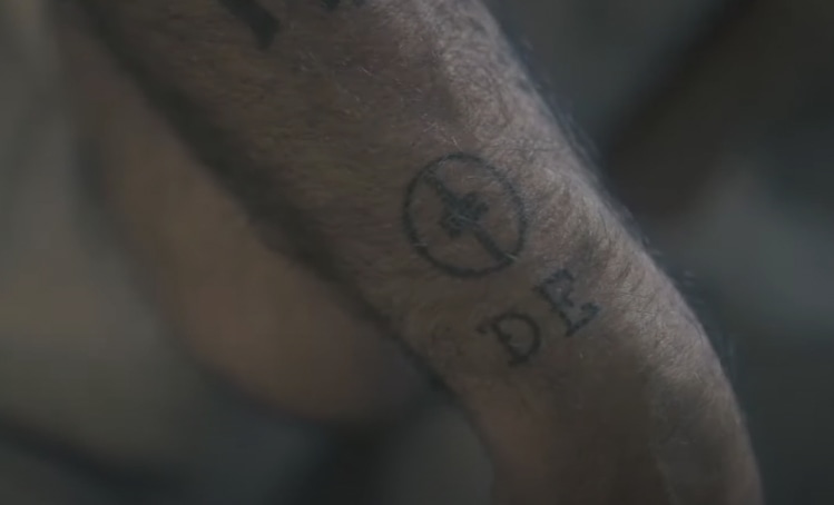 Robbie Williams' Take That and DE tattoo