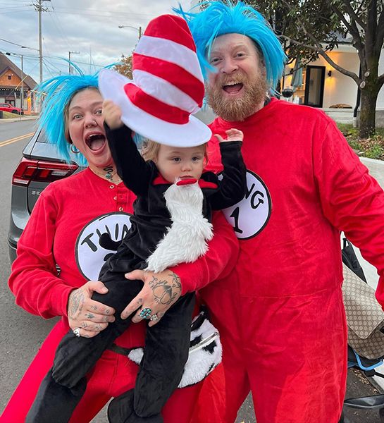elle king family photo with son and fiance