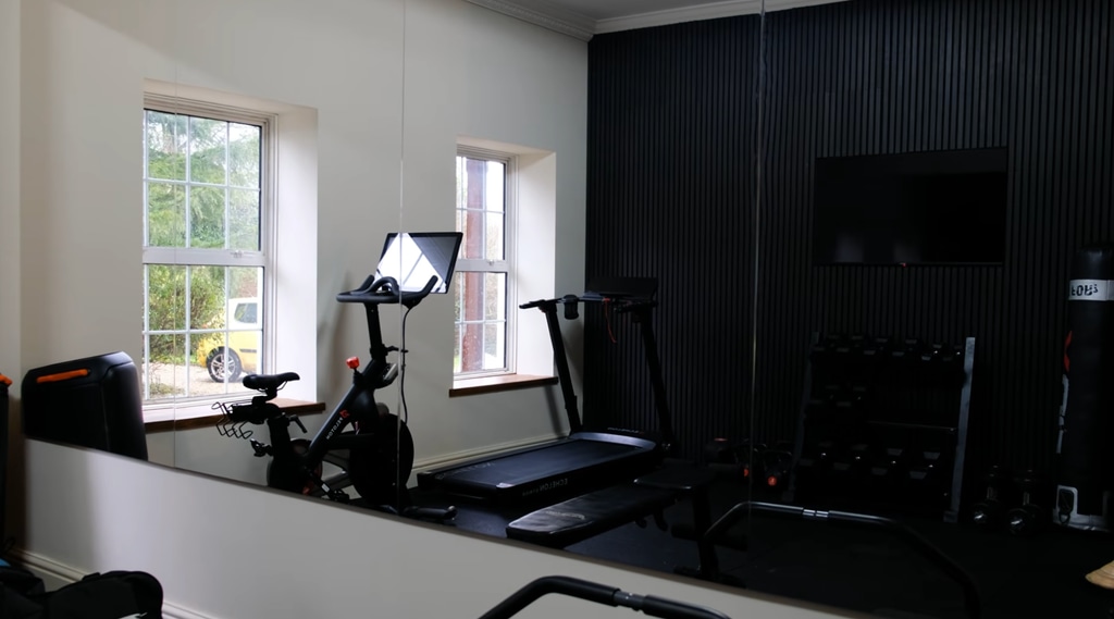 Laura a abandonné une salle de réception au profit d'une salle de sport