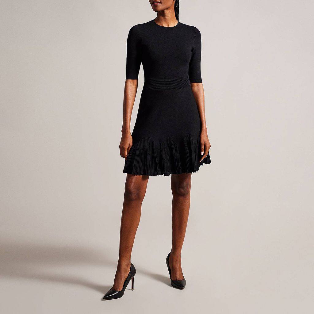 16 best black funeral dresses & and the funeral style etiquette to