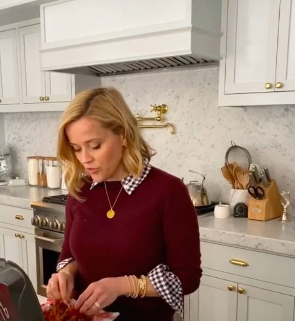 reese witherspoon kitchen2