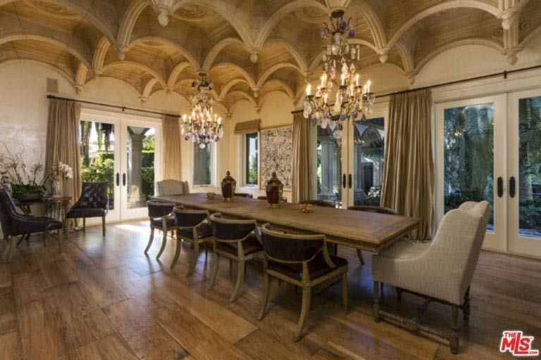 5 Beyonce Jay Z dining room