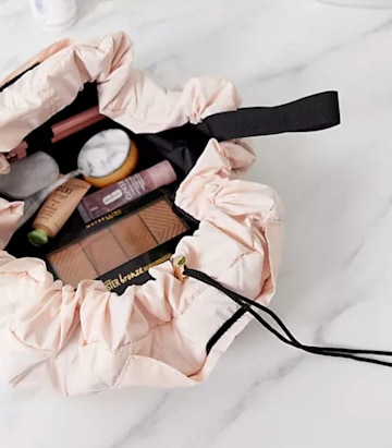 The Flat Lay Company Toiletry Bag