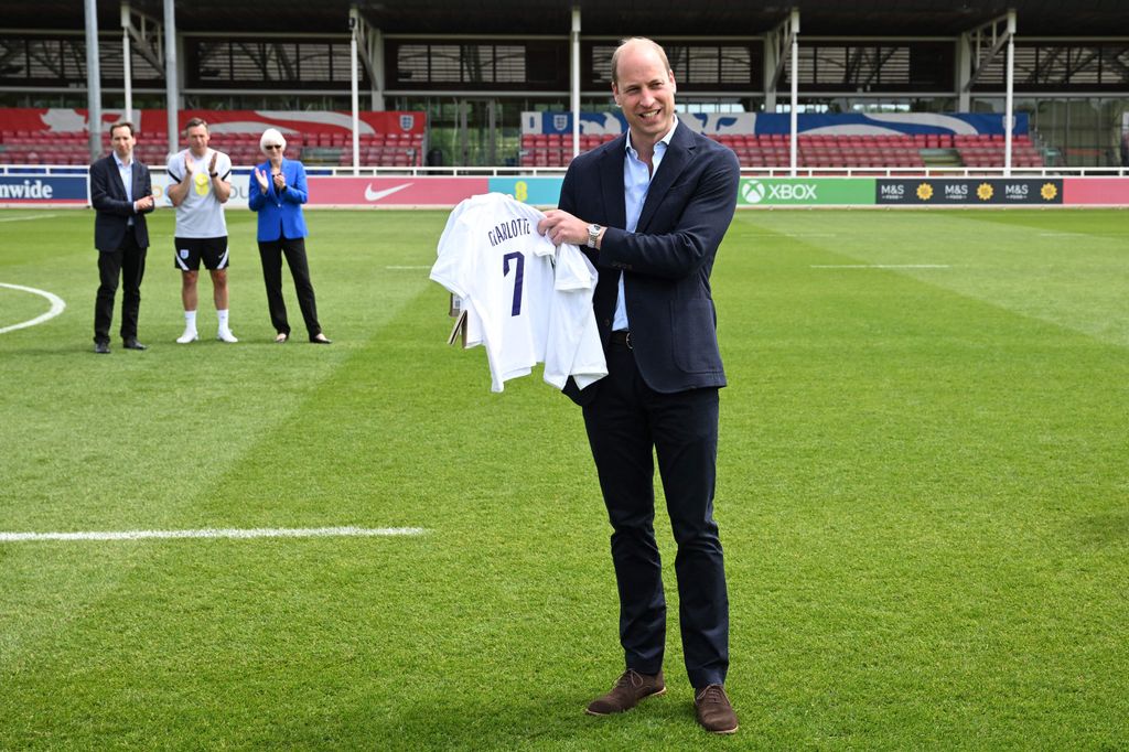 william holding personalised football tops 