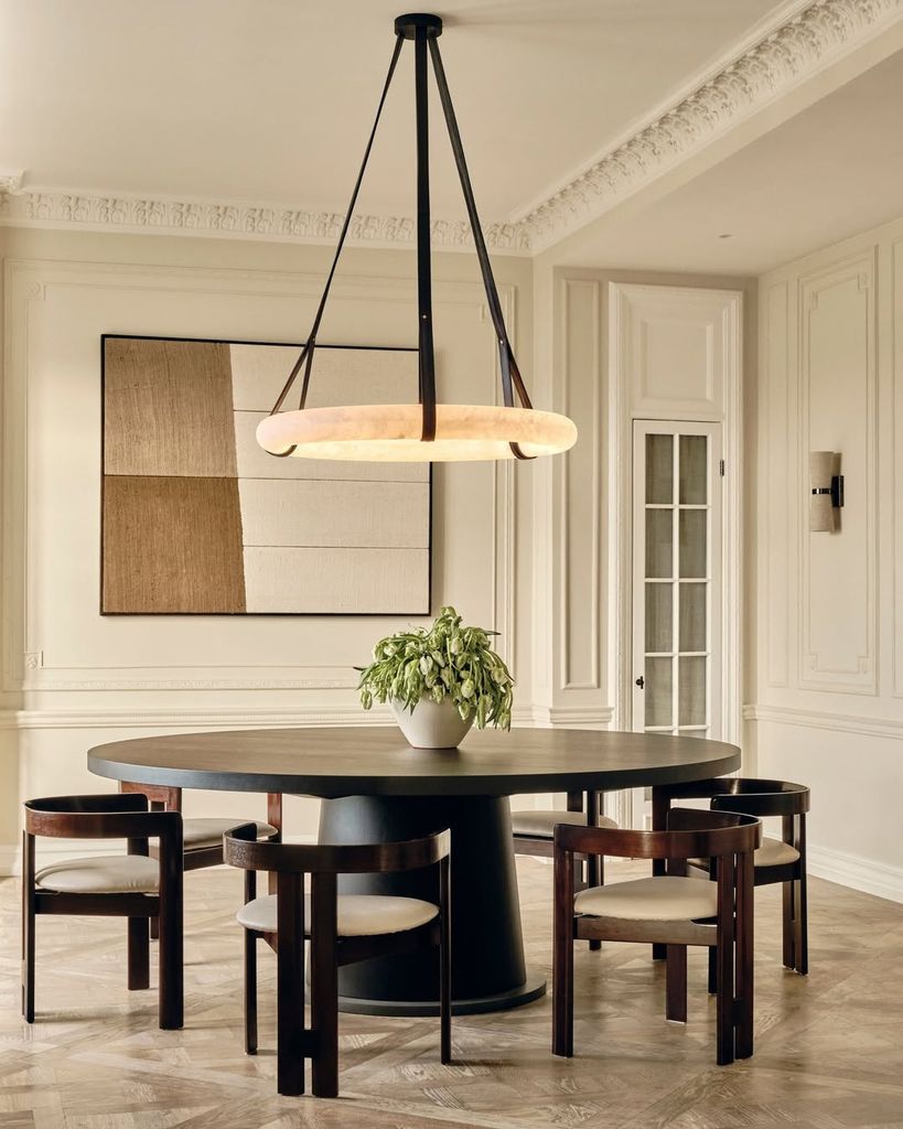 dining room with circular wooden table