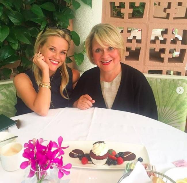 Reese Witherspoon shares rare photo with lookalike mum for SPECIAL ...