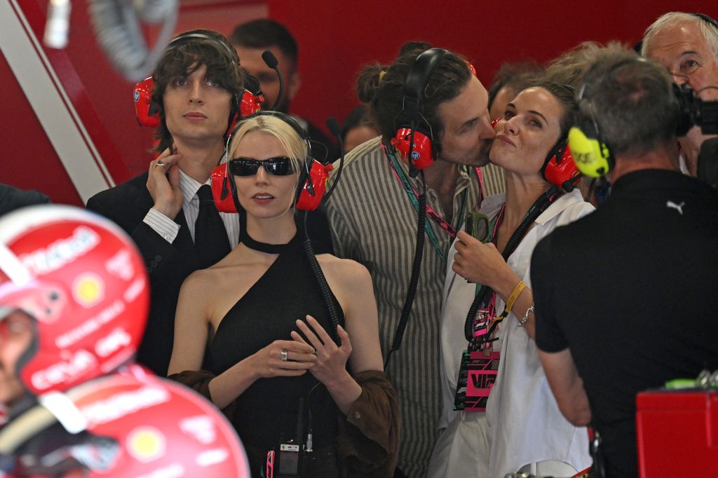 Malcom McRae et Anya Taylor-Joy ont rejoint Rebecca et Rory alors qu'ils regardaient le Grand Prix de Grande-Bretagne de Formule 1 en juillet 2025