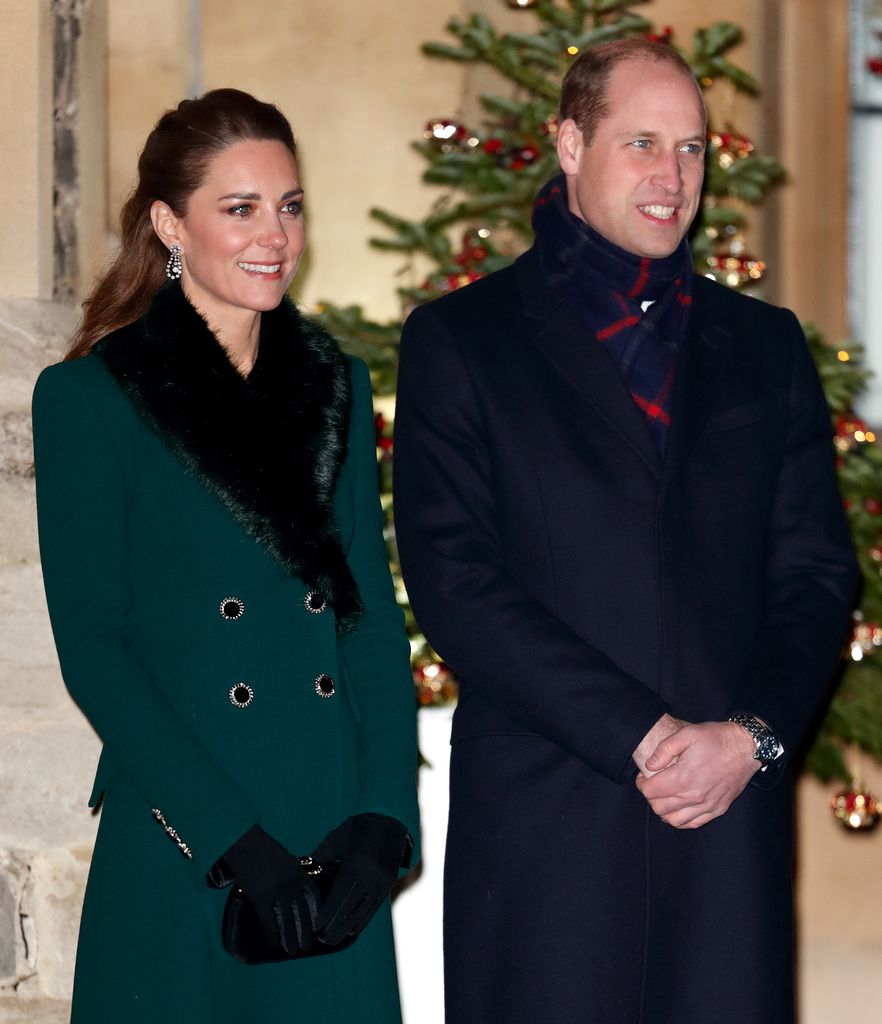 William and Kate in front of Christmas Tree