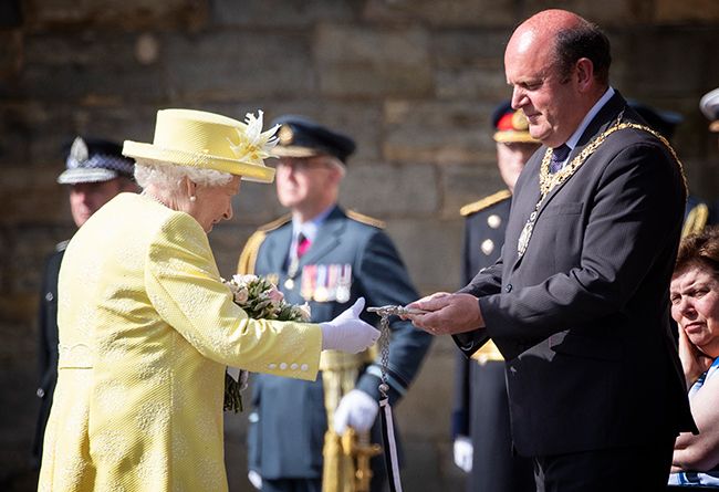 the queen handed the keys