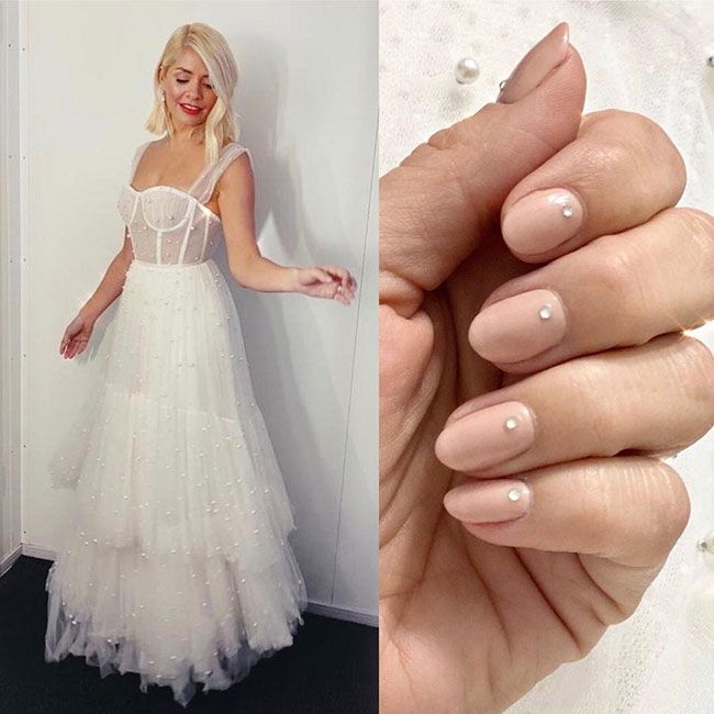holly nails nude