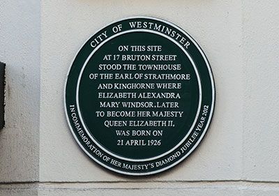 queen elizabeth birthplace plaque