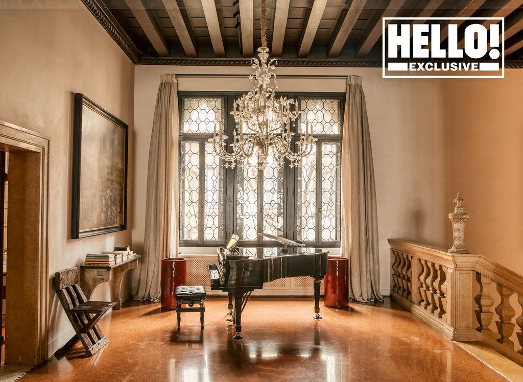 Giovanni and Servane Giol's palazzo in Venice - piano room