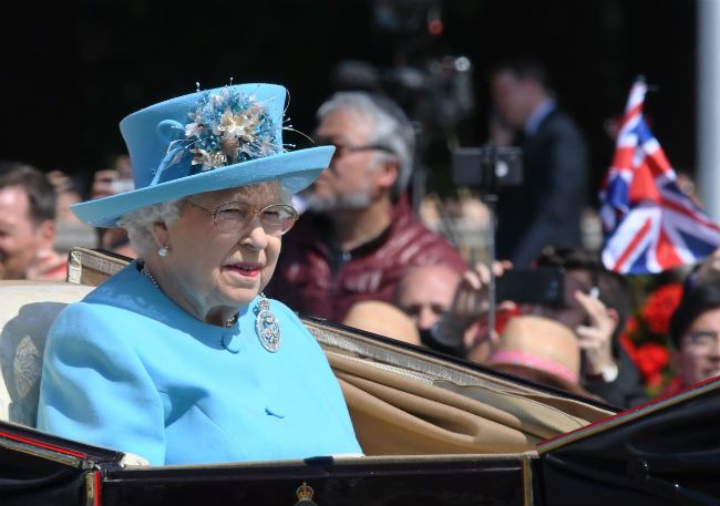 the queen trooping the colour