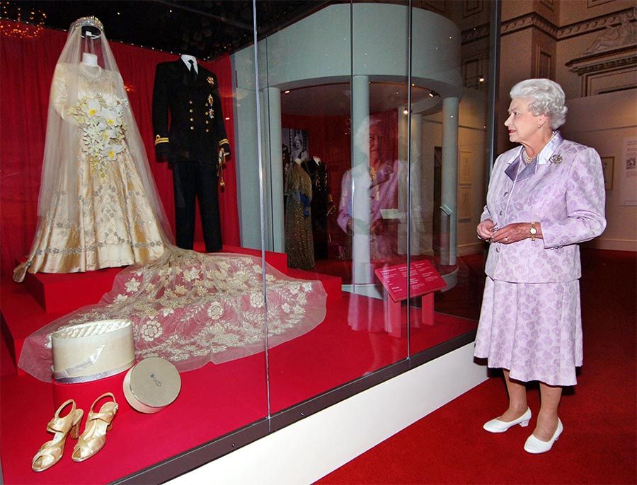 the queen wedding dress reunion