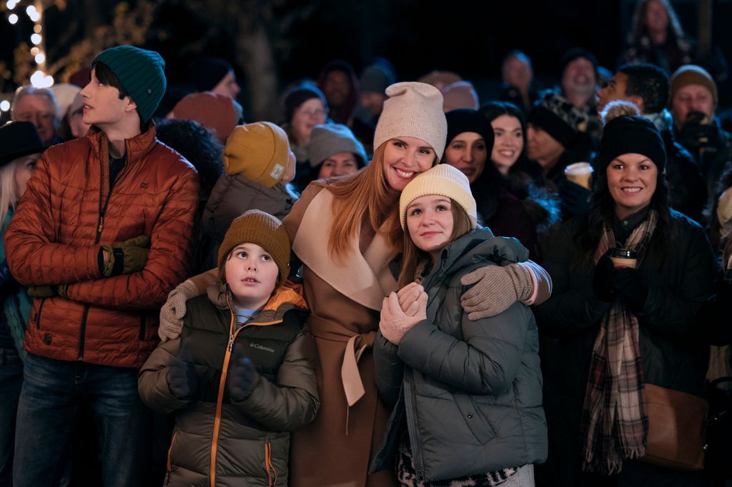 Who stars in My Life with the Walter Boys season 2?