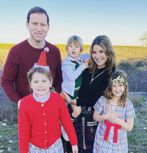 Jenna Bush Hagers family pose for Christmas photo