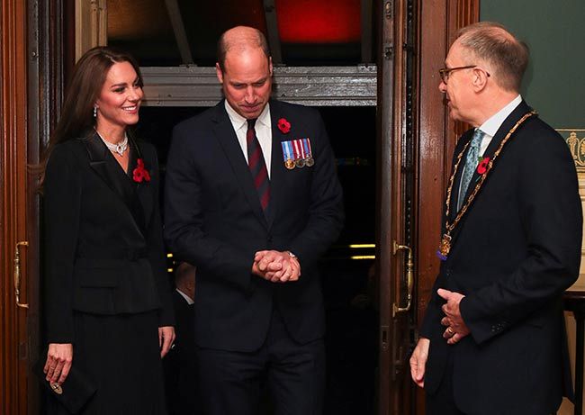 kate middleton queen necklace festival of remembrance
