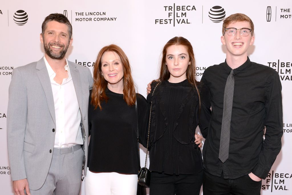 Julianne Moore (second left) with Bart Freundlich and children Liv Freundlich and Caleb Freundlich in 2016