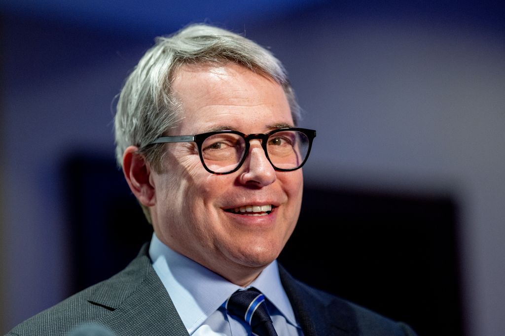 He flaunted a new hairstyle and weight loss