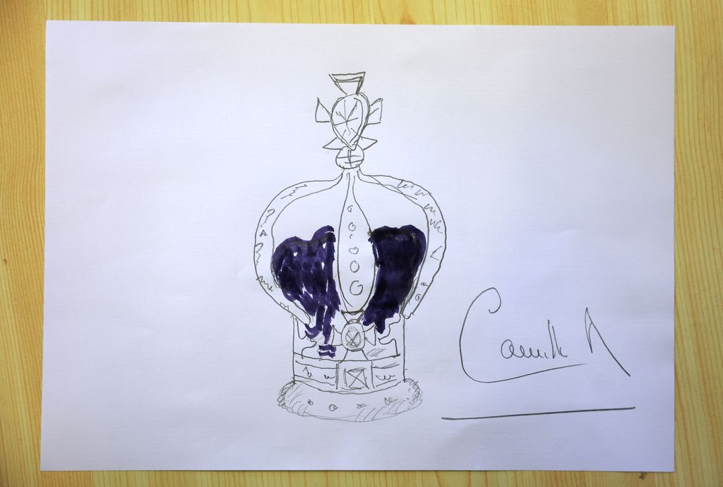 Drawing of a crown