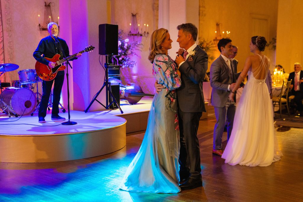 Téa Leoni as Elizabeth McCord Tim Daly as Henry McCord on madam Secretary