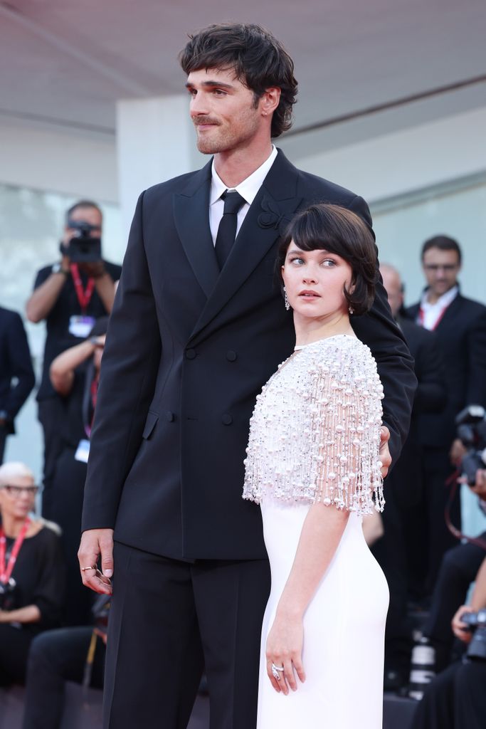 Actors Jacob Elordi (6'6) and Cailee Spaeny (5'1)