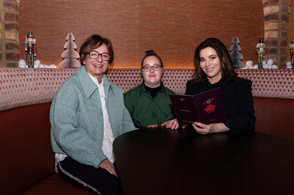 Rosa, Domenica and Nigella Lawson sitting in a pub