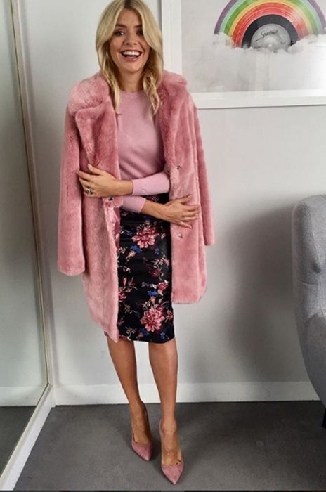 holly willoughby pink coat