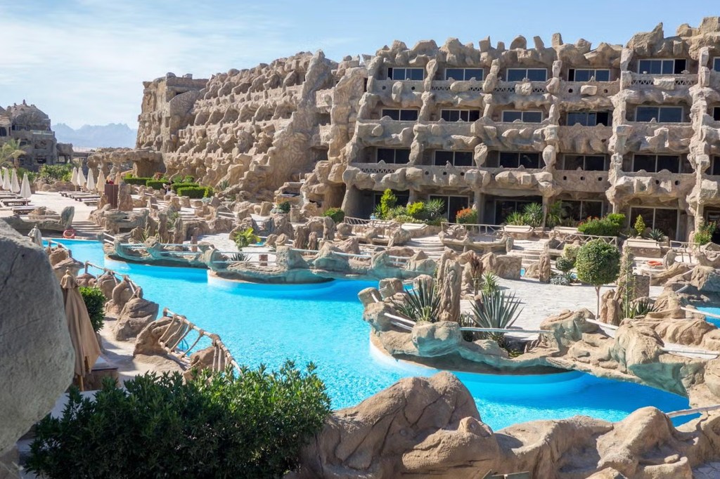 Caves Beach Resort Hurghada