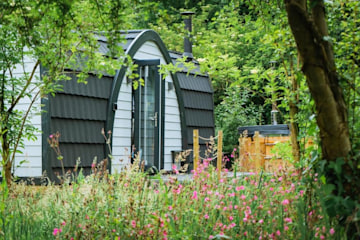 Emlyn's Coppice – Luxury Woodland Glamping, Holywell, Wales