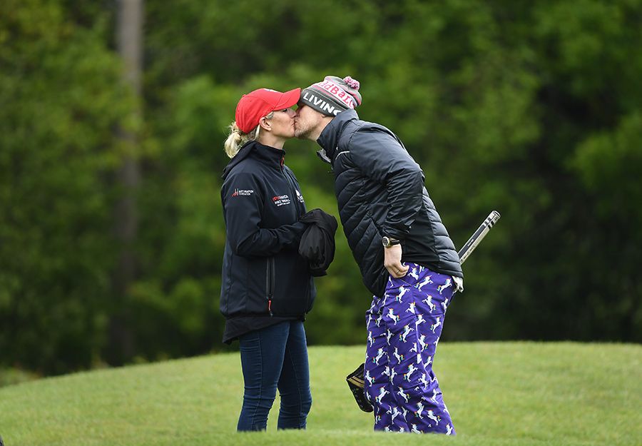zara and mike tindall kissing at golf