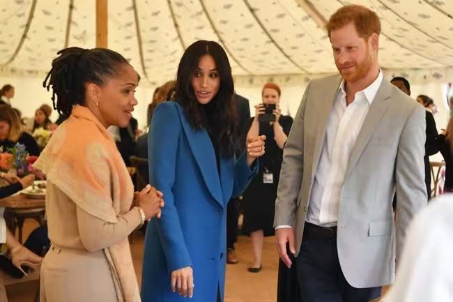 meghan markle with mother doria and prince harry