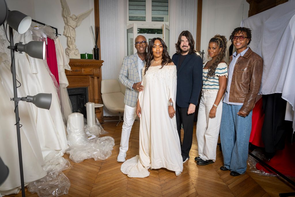 Angela Bassett with her family and designer Stéphane Rolland