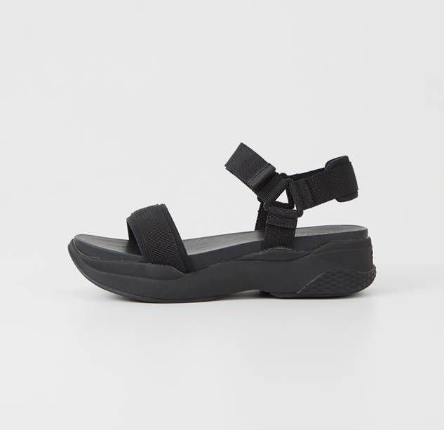 black vagabond sandals