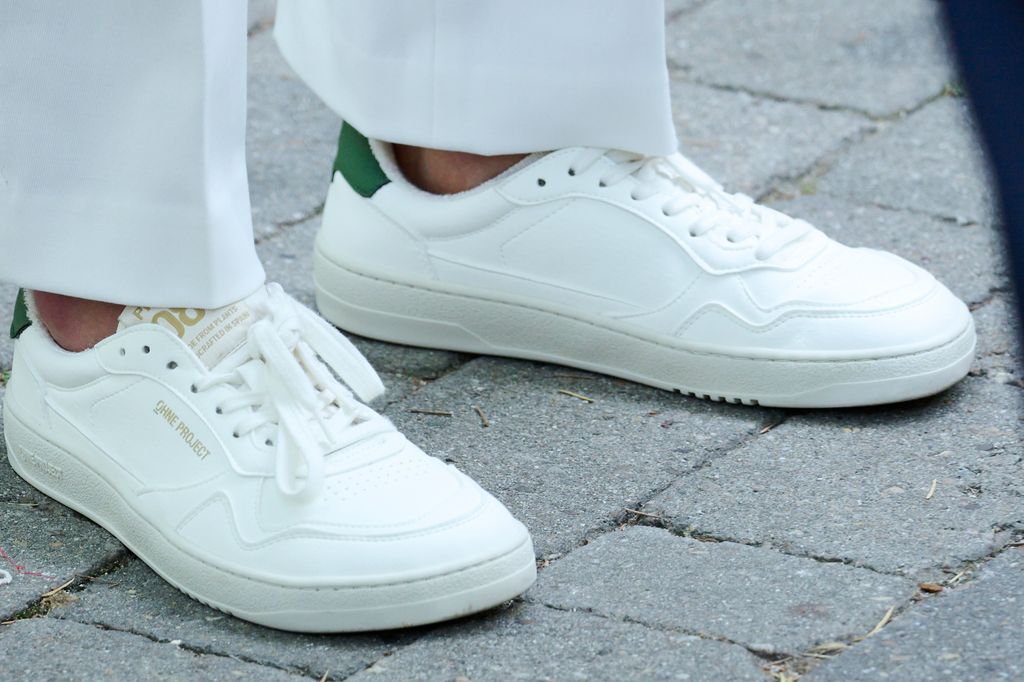 Queen Letizia's white trainers close up