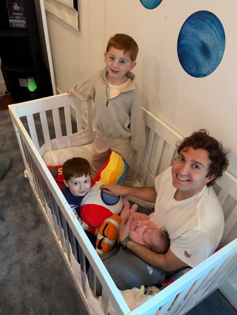 La dernière photo de l'alliance de Meghan Trainor confond sérieusement les fans dans une nouvelle mise à jour familiale 2 La jeune famille de Meghan Trainor