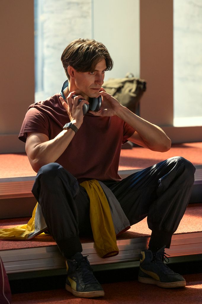 Tobias (Gideon Glick) in Etoile