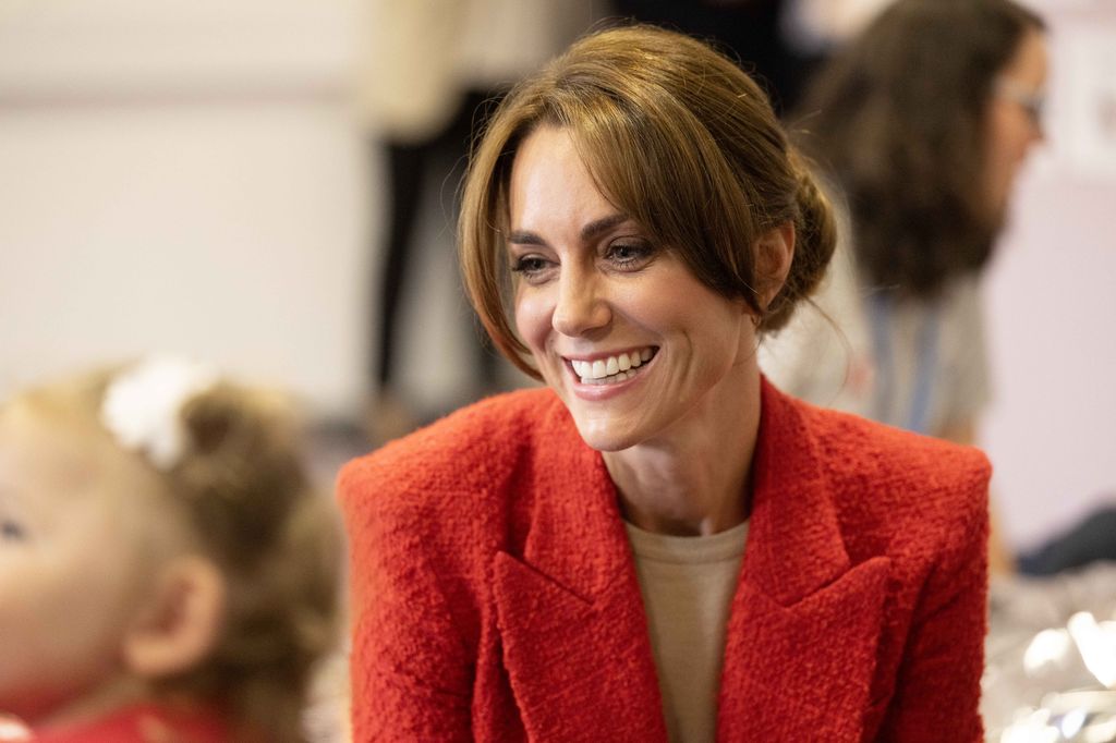 Princess Kate joins a family portage session at the Orchards Centre