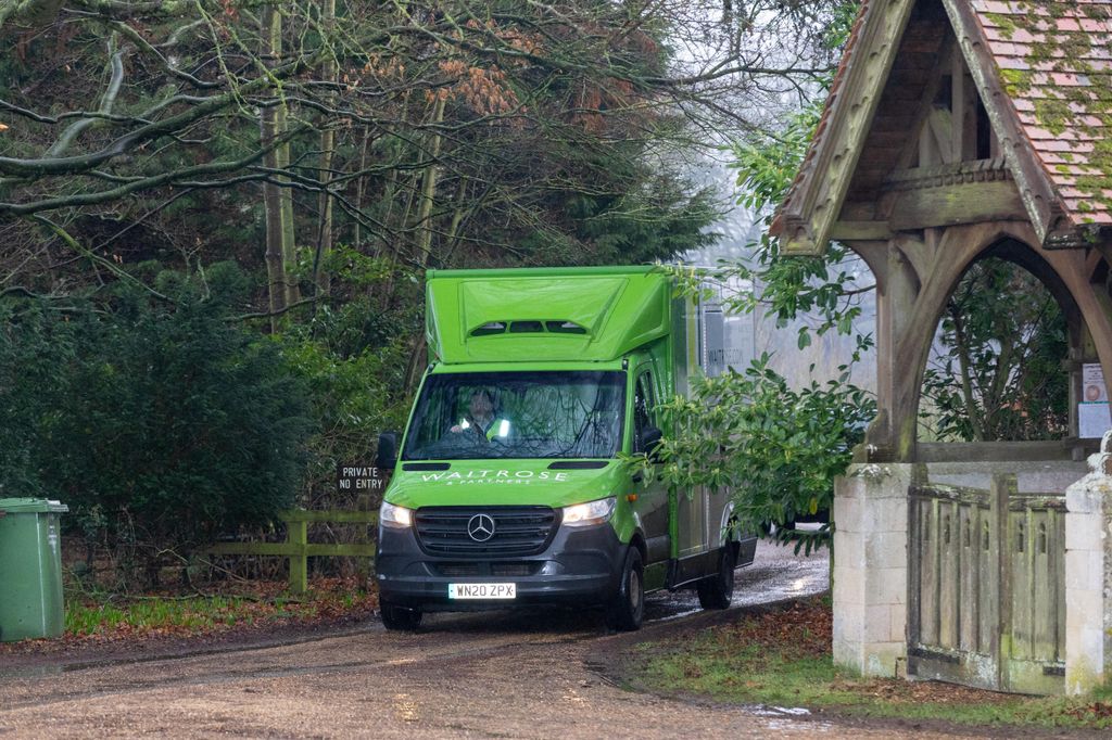 Une camionnette Waitrose effectuant la livraison hebdomadaire d'Andrew à Sandringham