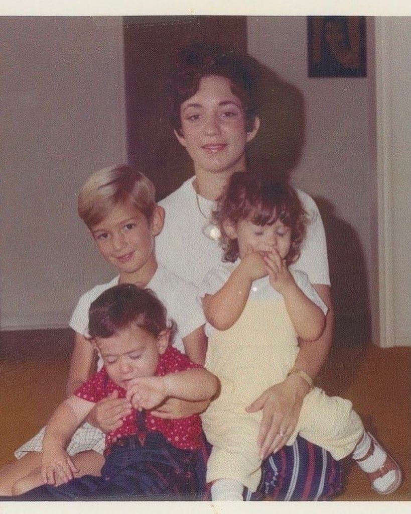 Jeff Bezos, his siblings and their mom