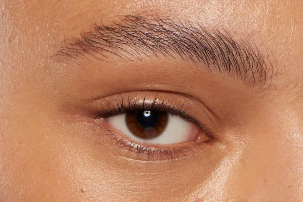 Model with fluffy brows