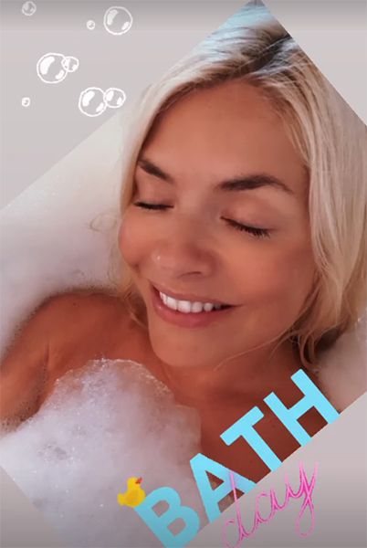 holly willoughby bath